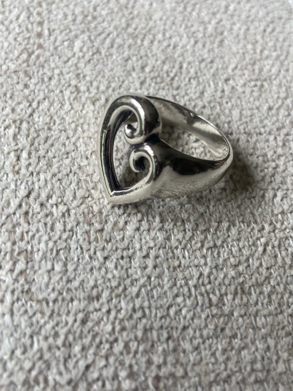 James Avery "Mother's Love" Sterling Silver Open Heart Ring. Size 8 - Picture 17 of 17